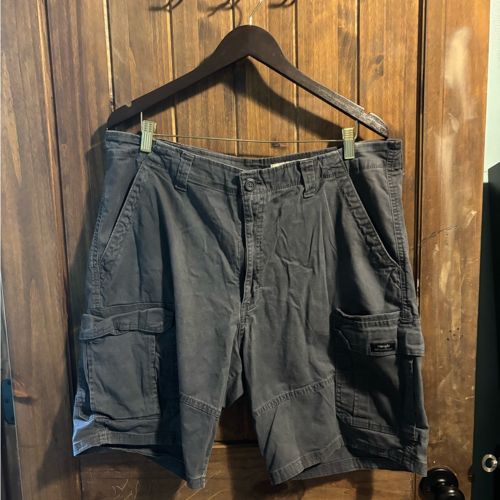 Wrangler Gray Cargo Shorts with Relaxed Fit